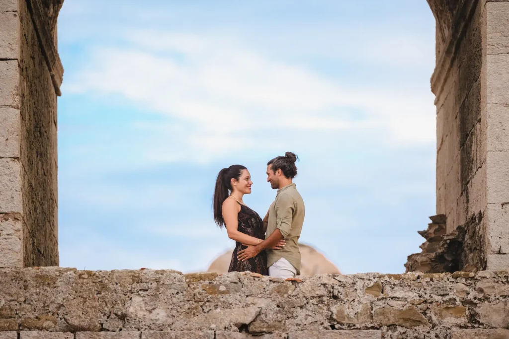 179 Φωτογραφια γαμου ζευγάρι αγκαλιά